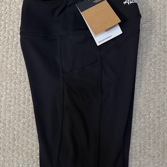 The North Face Women’s Skyway Bike Shorts SZ S Black NWT - Picture 9 of 10